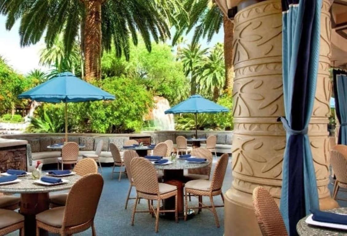 The Mirage Hotel & Casino By Suiteness Лас-Вегас Экстерьер фото
