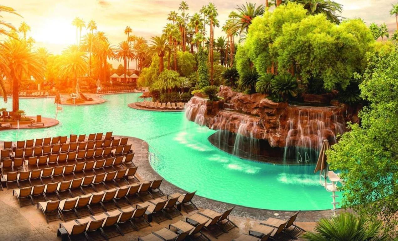 The Mirage Hotel & Casino By Suiteness Лас-Вегас Экстерьер фото